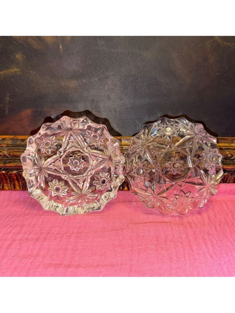 ASHTRAYS Vintage Clear Glass ashtrays with Star and Floral Pattern - Set of 2